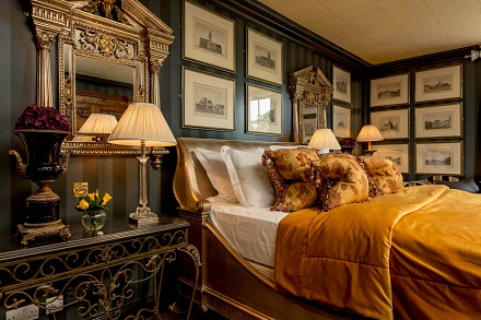 Benjamin Franklin Bedroom Resized