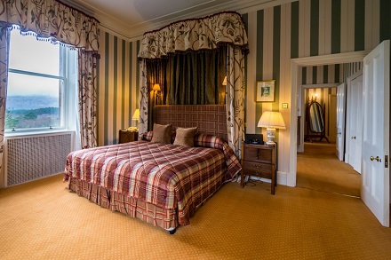 Bedroomlow16