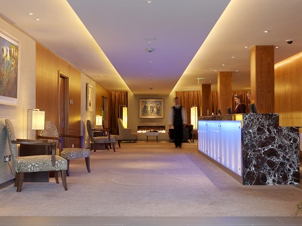 Reception Desk With Porter
