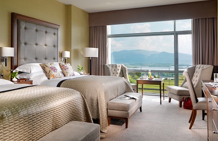 Lake Side Room