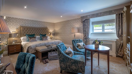 Queen Anne Bedroom 02