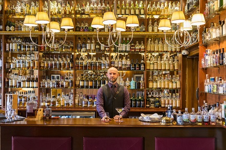 Hotel Whisky Gin Bar