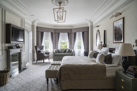 Estate Room