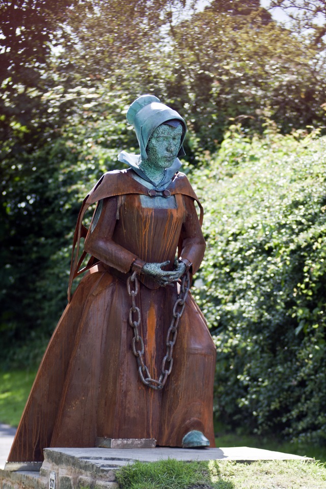 Alice Nutter Statue