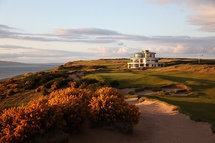 9Th Green And Clubhouse